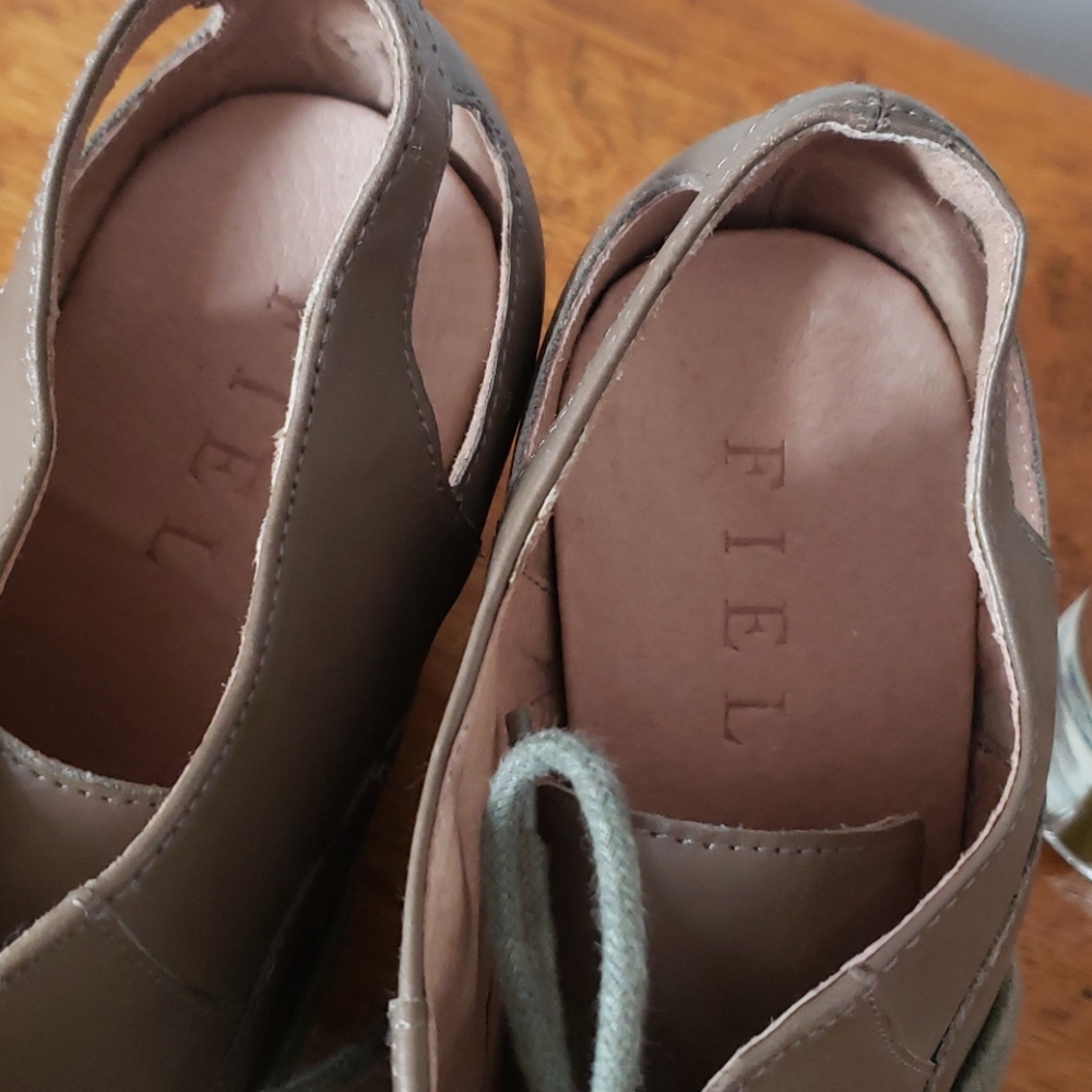Shoes - Picture 2 of 3